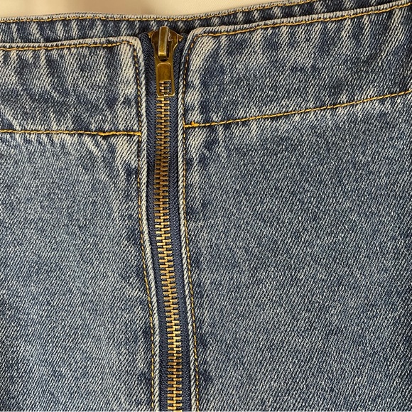 Forever 21 Medium Wash Denim Zip Up Mini Skirt Size Medium - Picture 2 of 13